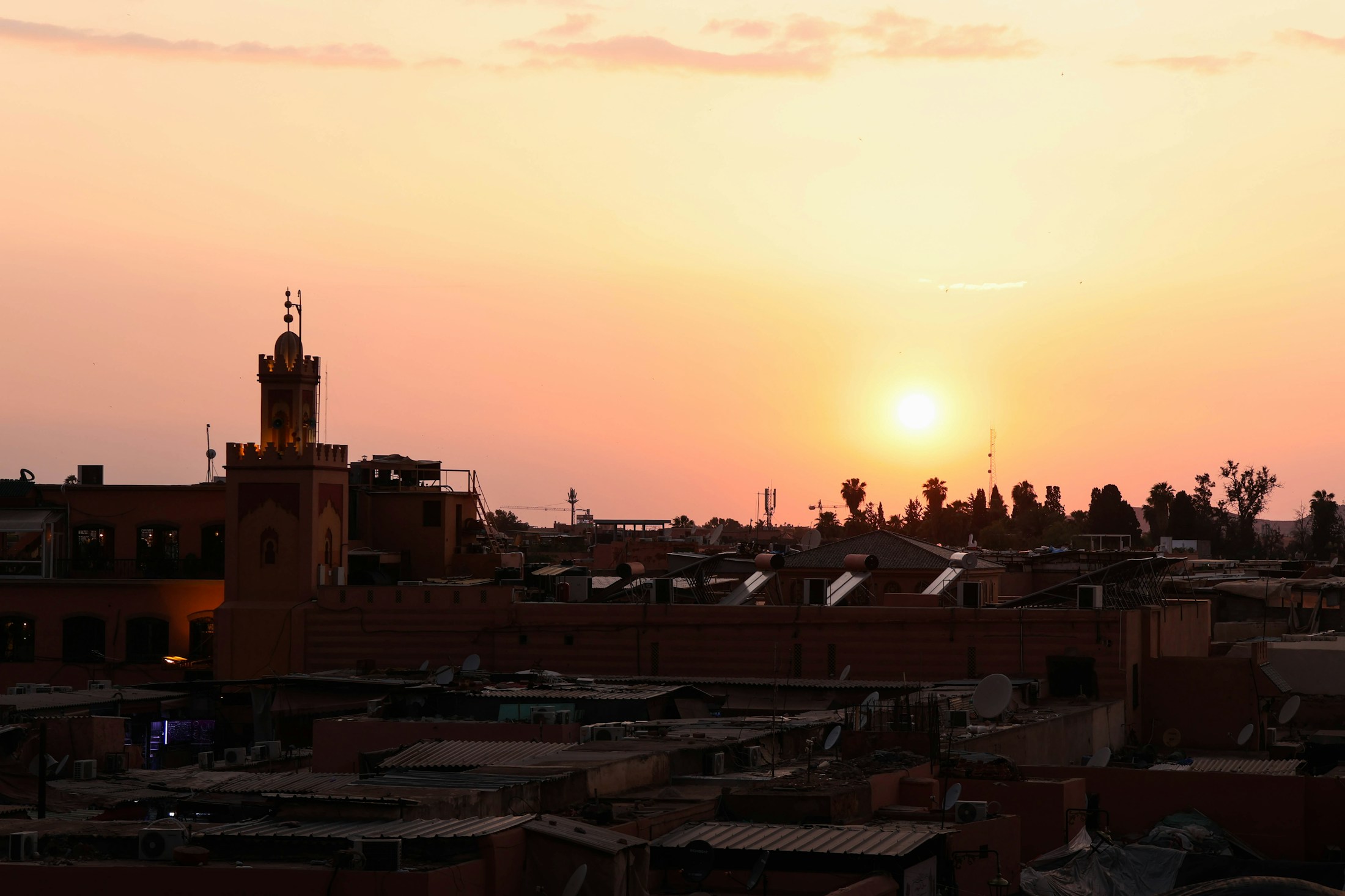 Vue sur les toits de Marrakech — illustration de la destination